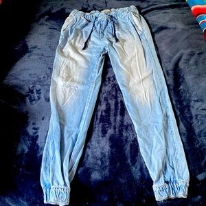 Hollister Jogger Jeans - Size M -